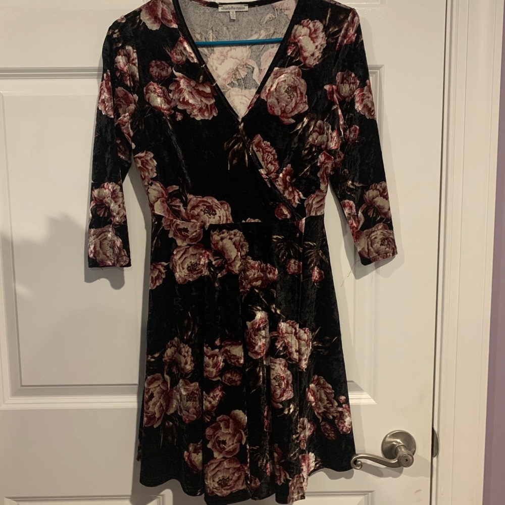 Velvet flowered half sleeve dress